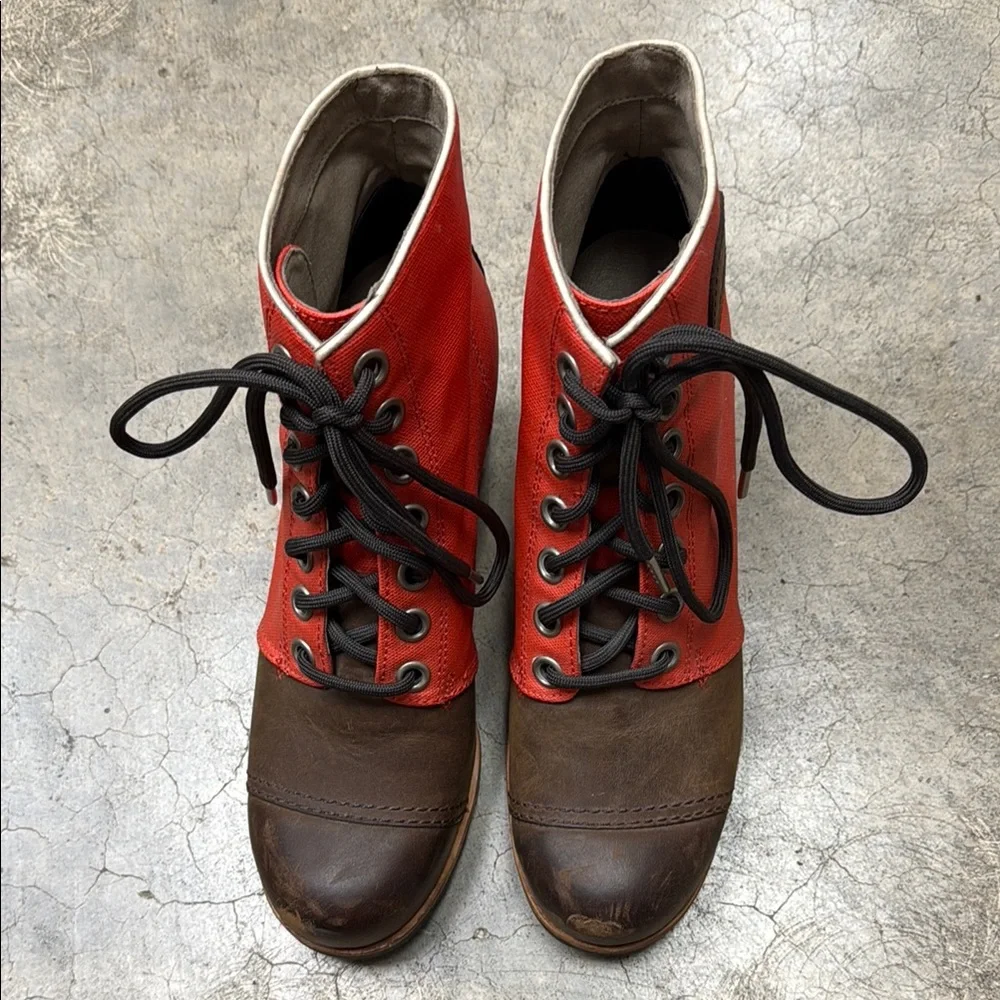 Sorel Red and Brown Lace Up Boots - Picture 13 of 13